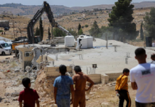 Analisis – Setelah Kata-Kata, Ada Biaya: Setahun Pengakuan Inggris atas Palestina dan Ujian Sanksi Permukiman